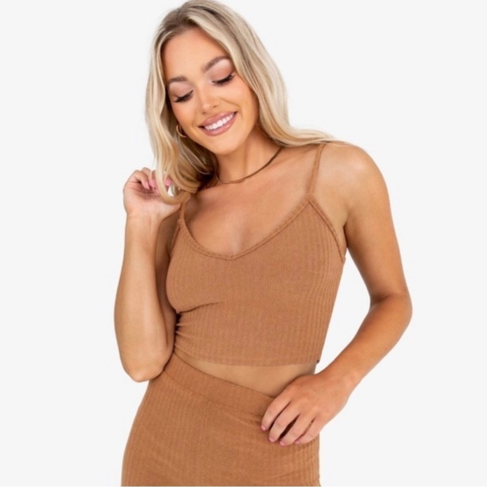 NWT Kittenish Cropped Tank Top W/ Adjustable Straps Size Medium